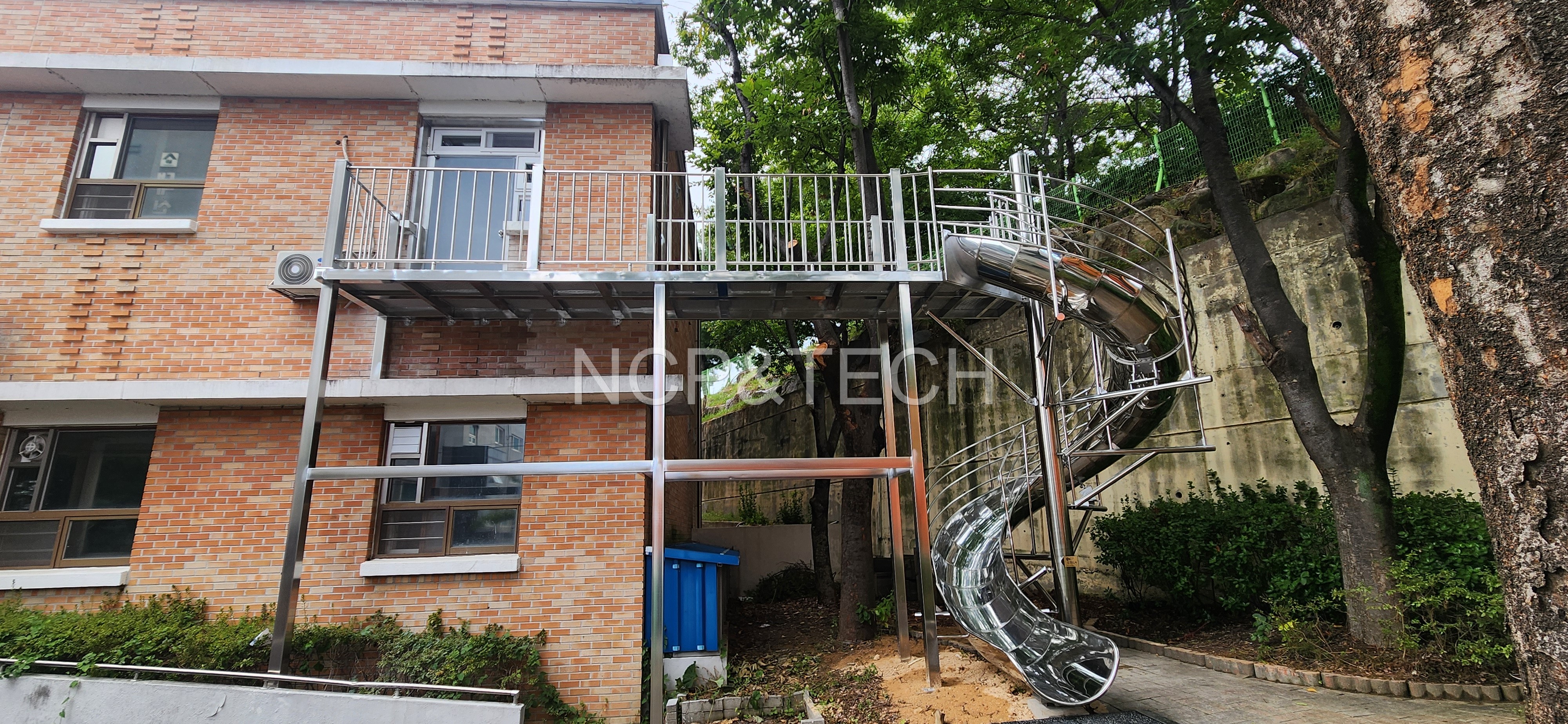 피난 미끄럼틀 설치